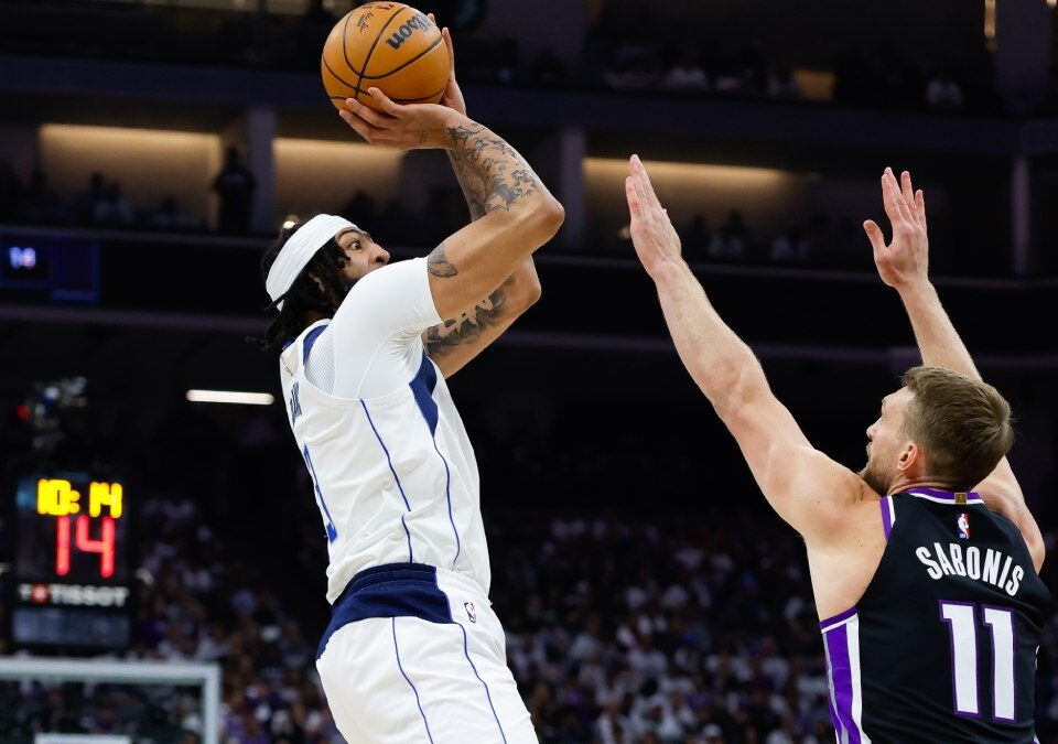 Los Raptors buscan capitán general para el interior
