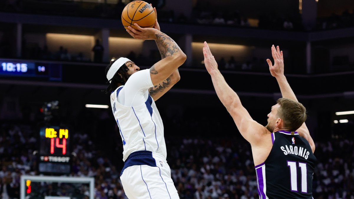 Los Raptors buscan capitán general para el interior