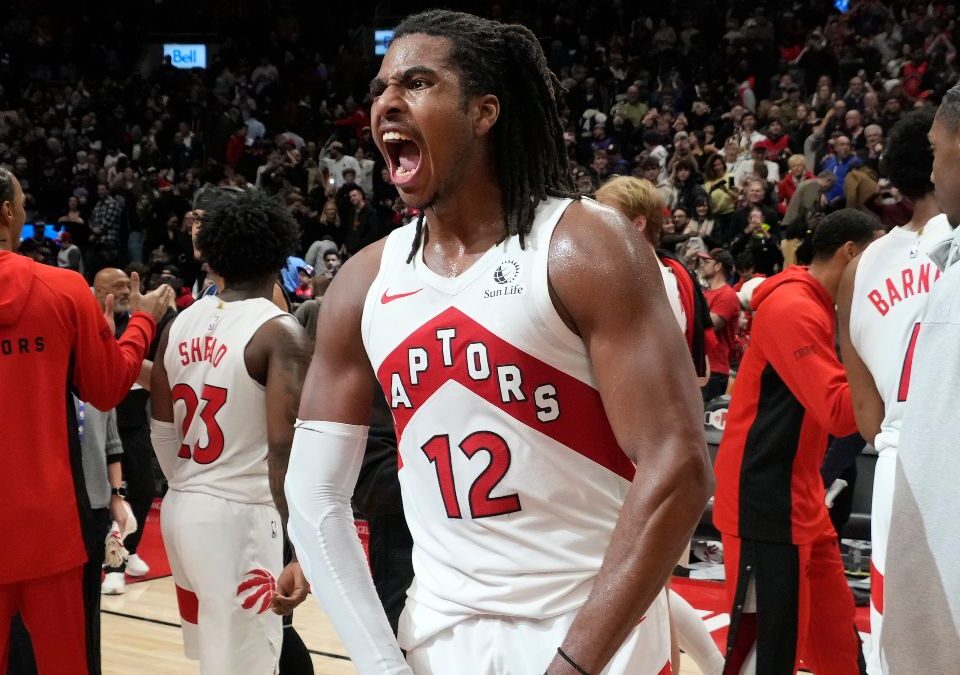 Toronto vuelve a tirar de épica