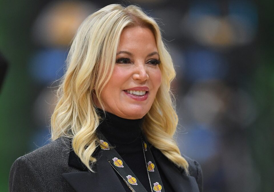 El recelo de Jeanie Buss con LeBron James, al descubierto