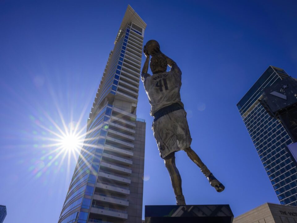 Robin Hood dice “no” a la silla caliente de los Mavericks