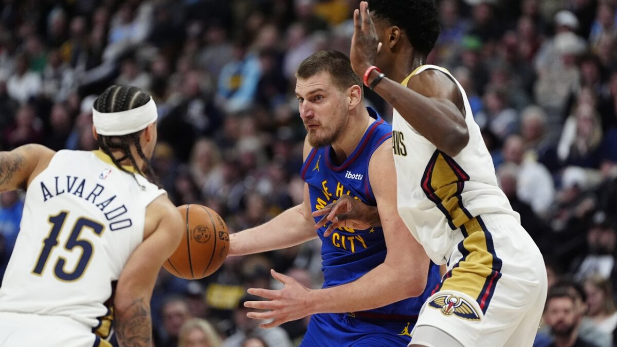 Los Knicks contactan con New Orleans por Alvarado y Missi