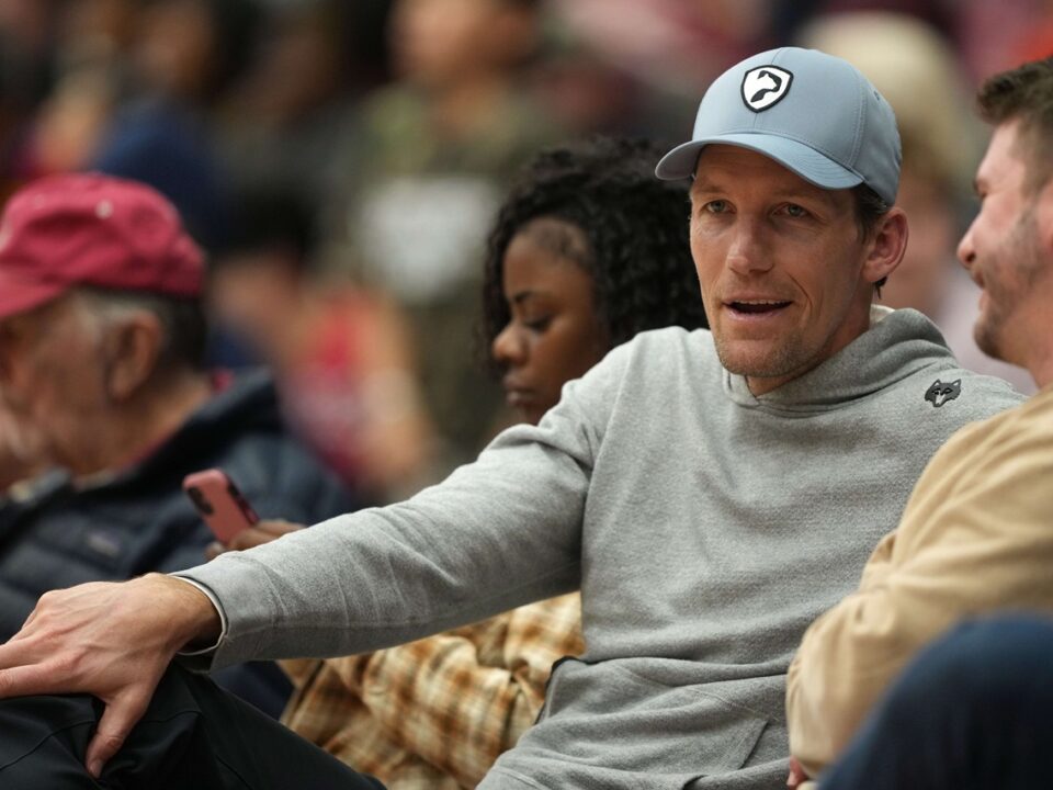 Mike Dunleavy Jr. le «pega un palo» a Kuminga