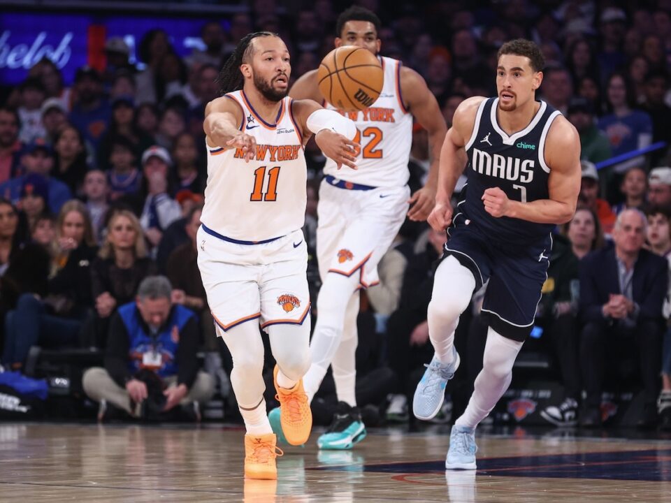 Jalen Brunson convoca a sus compañeros tras la derrota ante Dallas
