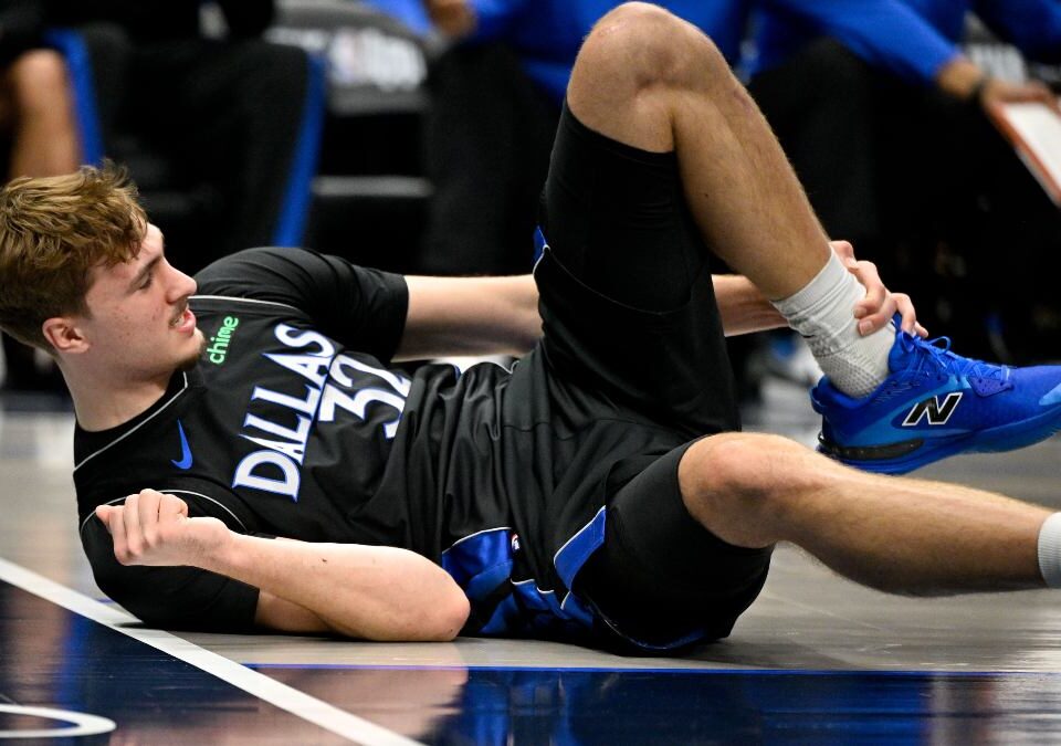 Cooper Flagg sufre una lesión en su tobillo izquierdo