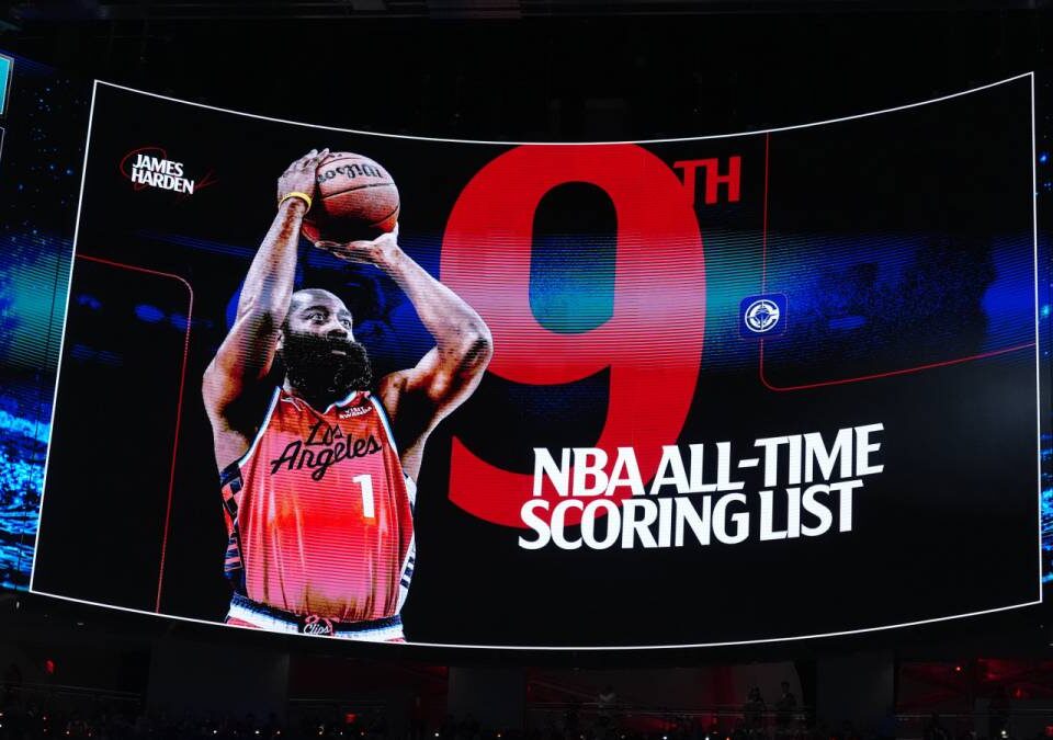 James Harden supera a Shaquille O’Neal