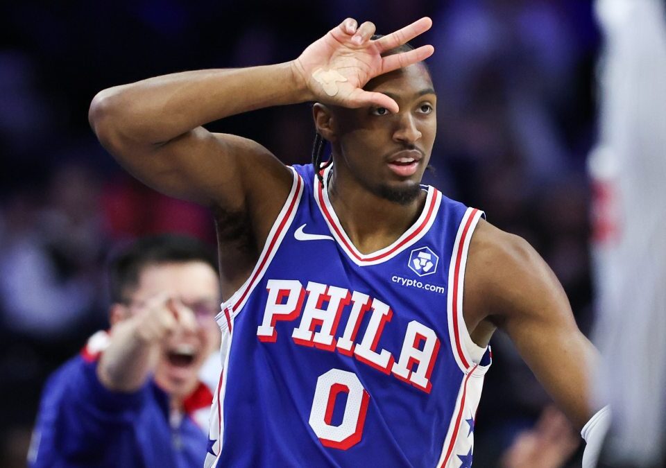 Tyrese Maxey decide otra vez