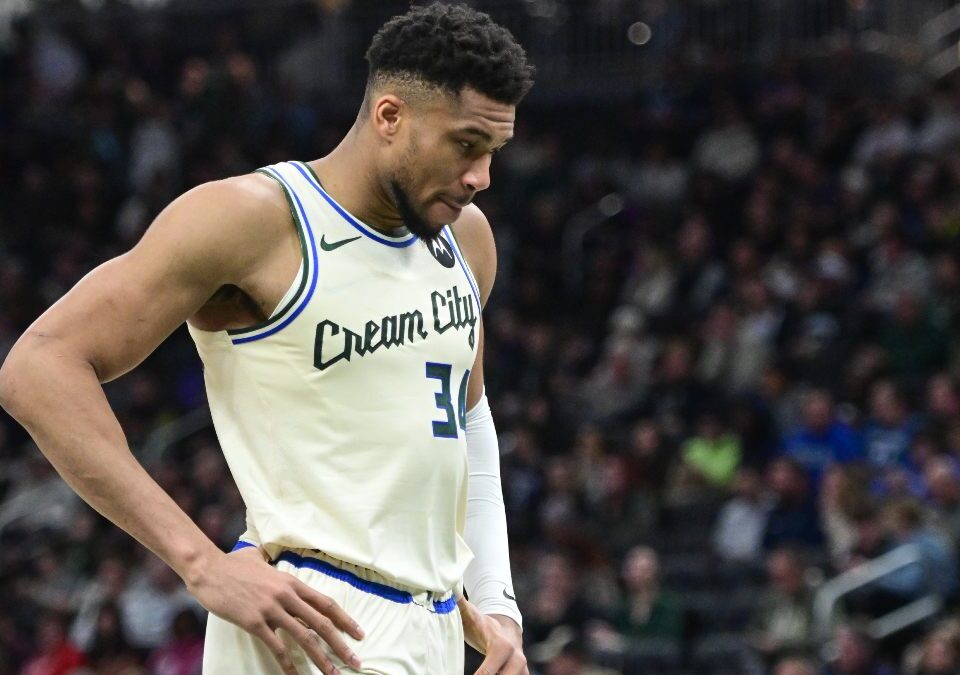 Los Bucks hacen del desastre rutina