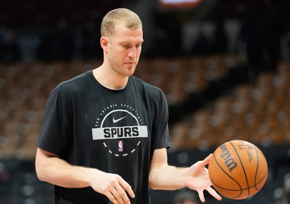 Mason Plumlee: Un veterano para los Spurs
