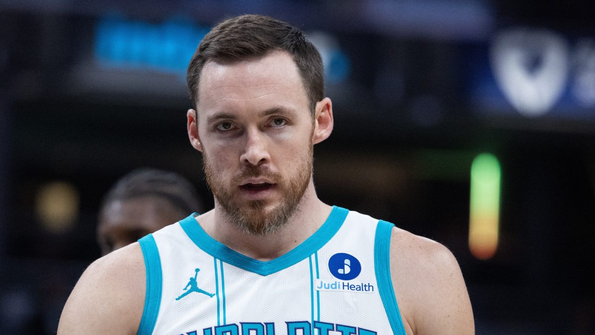 Pat Connaughton tiene hueco en los Charlotte Hornets