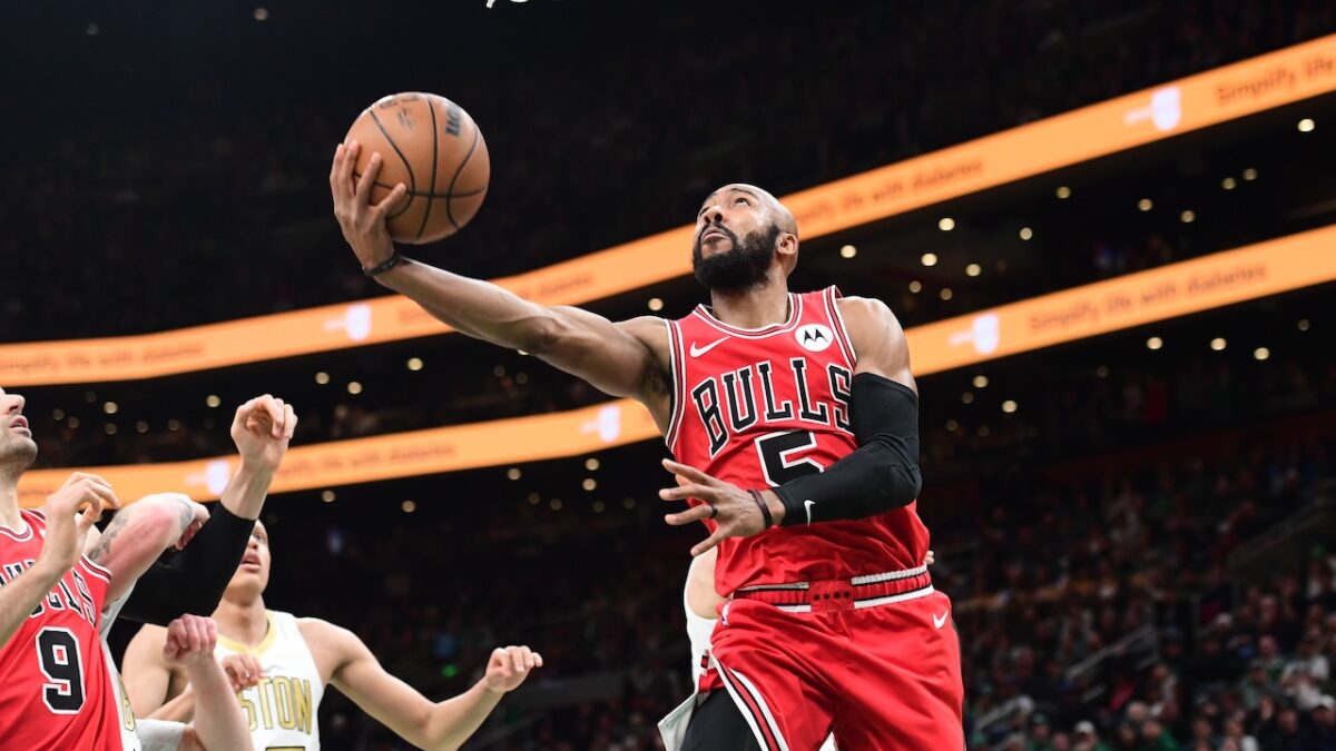 Jevon Carter firma por Orlando Magic