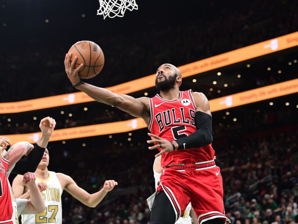 Jevon Carter firma por Orlando Magic