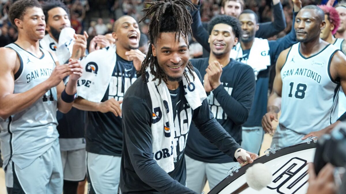 Stephon Castle firma “el mejor partido de su carrera”