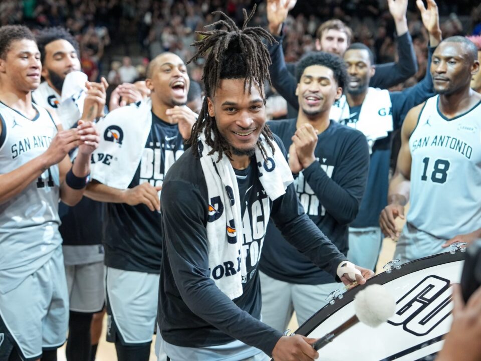 Stephon Castle firma “el mejor partido de su carrera”