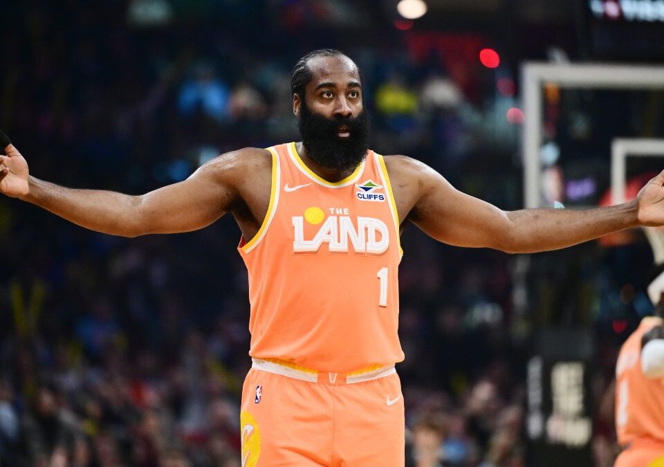 Una fractura en el dedo no basta para frenar a James Harden