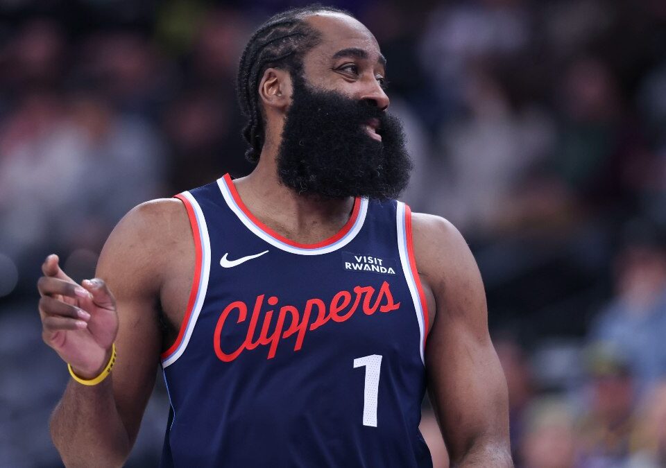 James Harden tiene las horas contadas en los Clippers