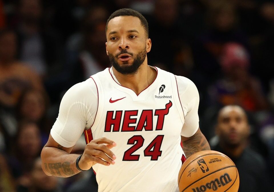 Norman Powell elige quedarse