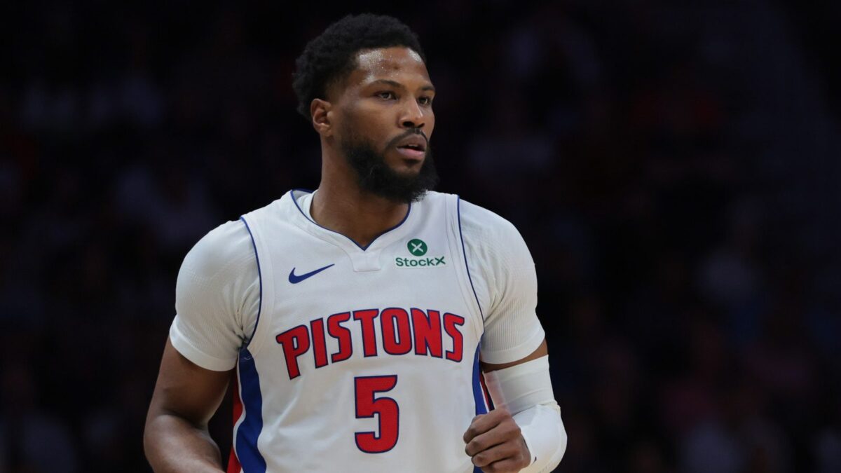 Malik Beasley firma por el equipo de Bad Bunny