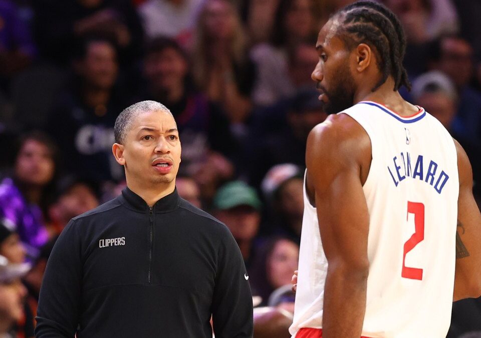 Tyronn Lue aclara las cosas a Kawhi Leonard: «Jugamos para ganar»
