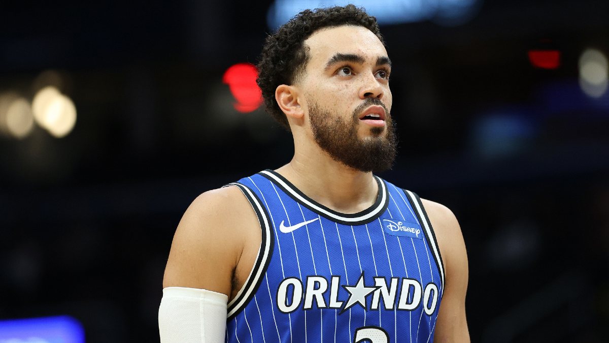 Tyus Jones, traspasado a los Hornets