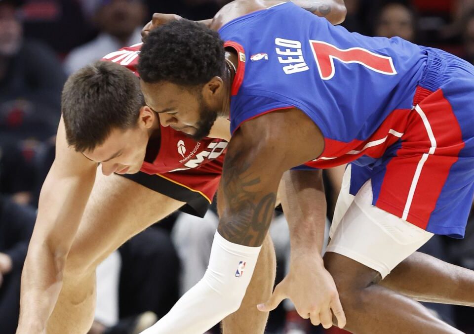 Los Pistons se caen en el peor momento
