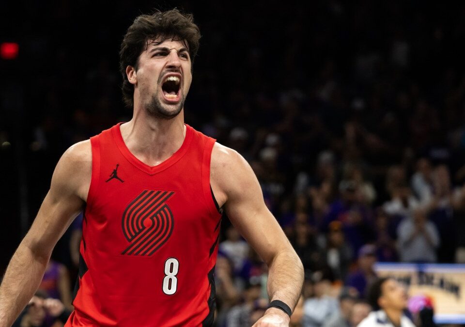 Un tremendo Deni Avdija mete a los Blazers en playoffs