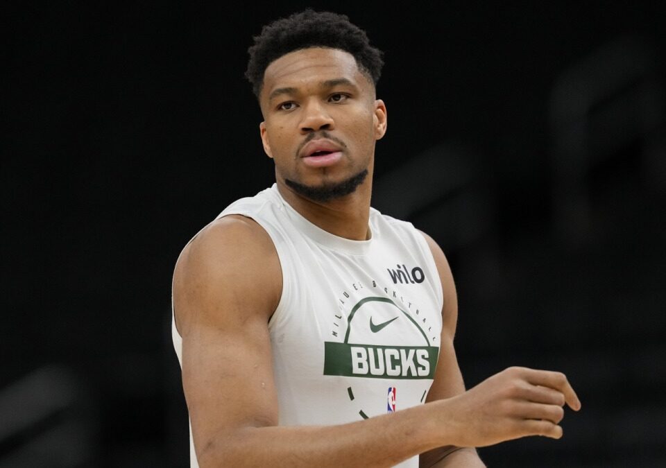 Lakers y Warriors se quedan cortos en la carrera por Giannis Antetokounmpo