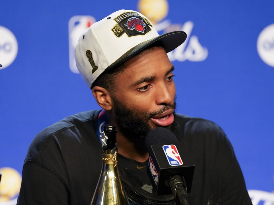 Mikal Bridges se quita un peso de encima