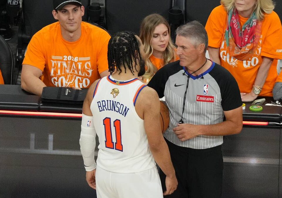La NBA investiga el incidente de Brunson con unos aficionados de los Spurs