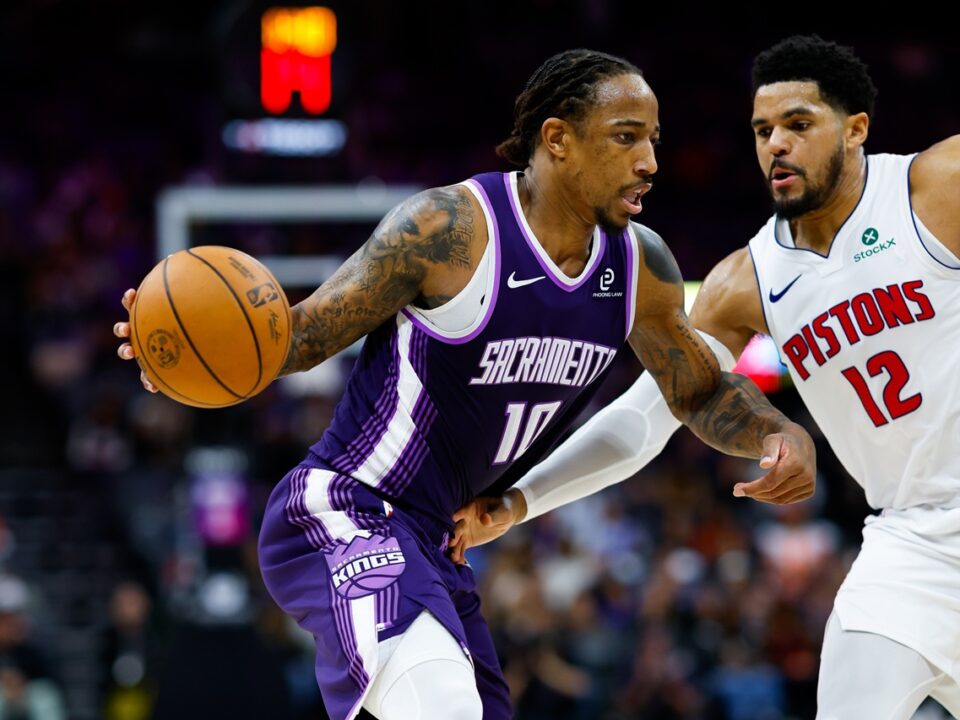 Los Pistons persiguen a DeRozan
