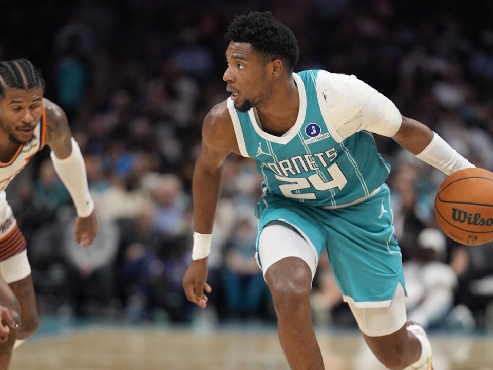 Charlotte negocia la extensión de Brandon Miller