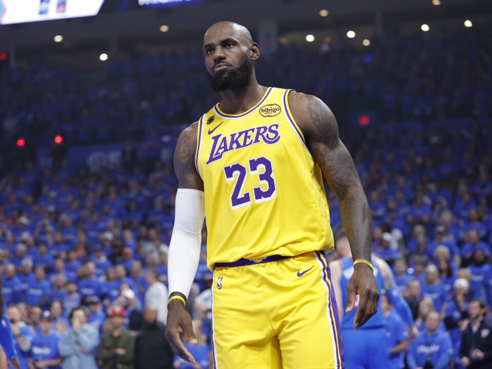LeBron decide no revelar aún su próximo destino