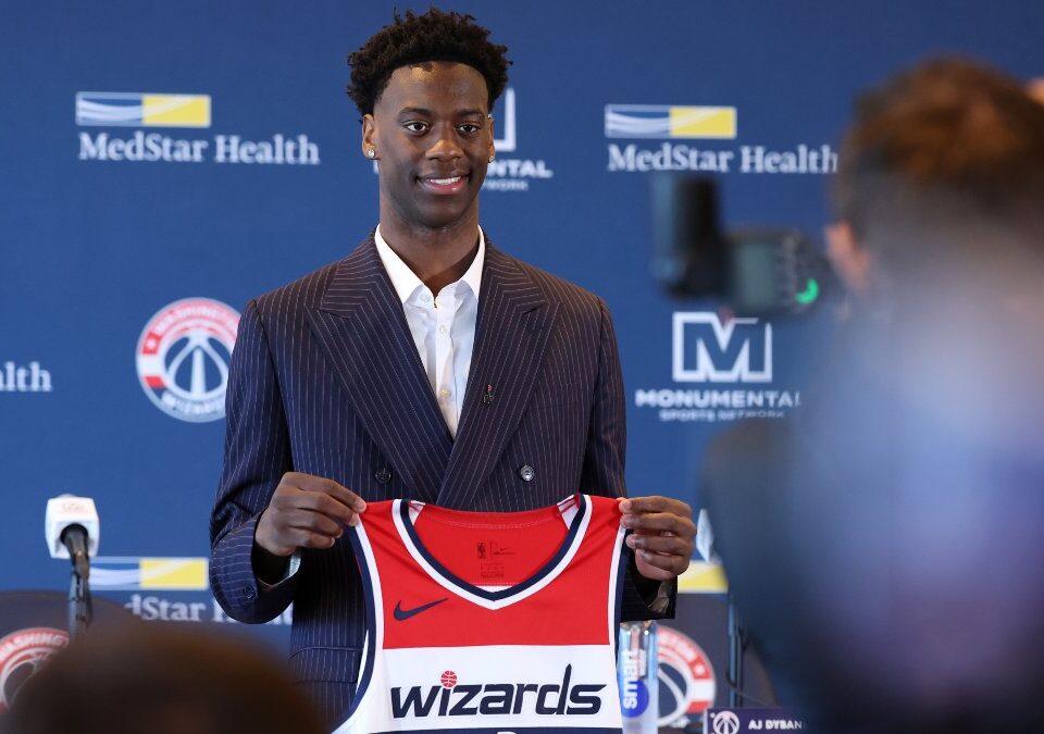 Dybantsa se impone a Peterson en el arranque de la Summer League