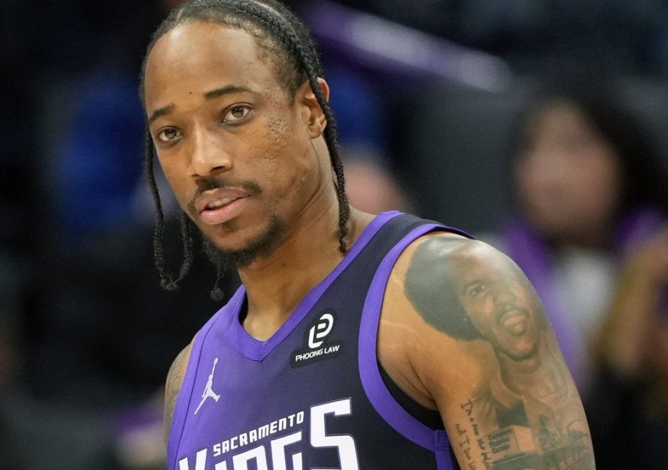 Sacramento intentó quedarse con DeRozan