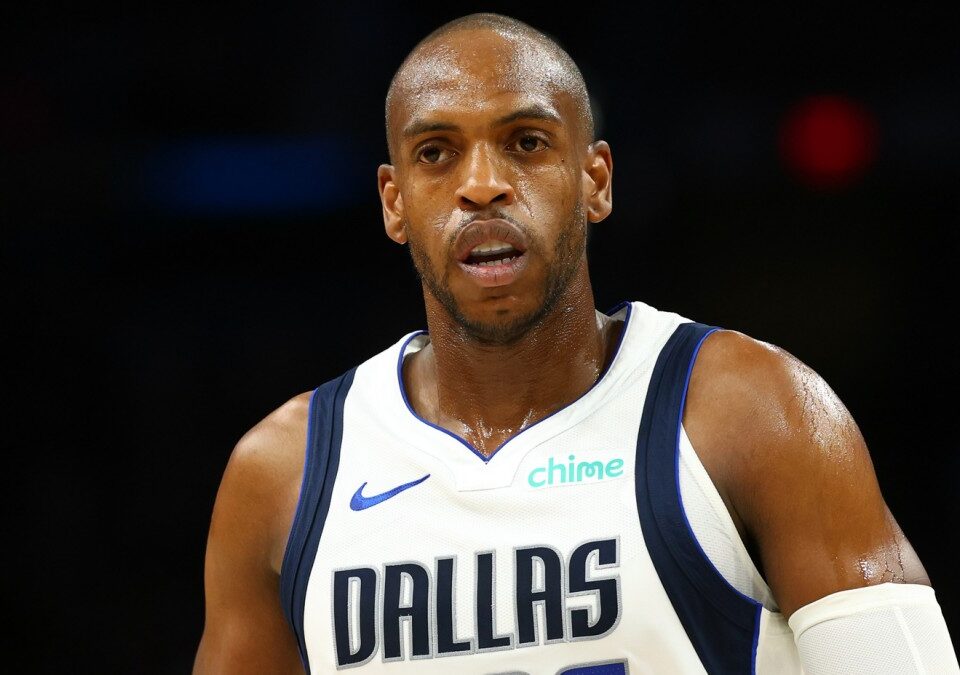 Khris Middleton vuelve a los Wizards en un traspaso a seis bandas