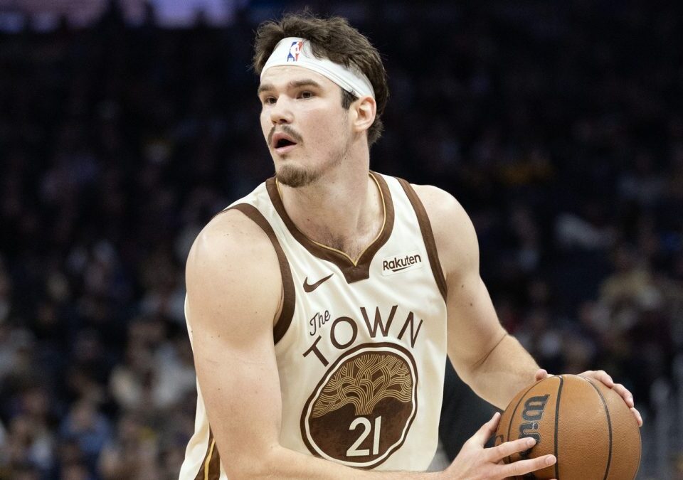 Los Warriors dejan partir a Quinten Post