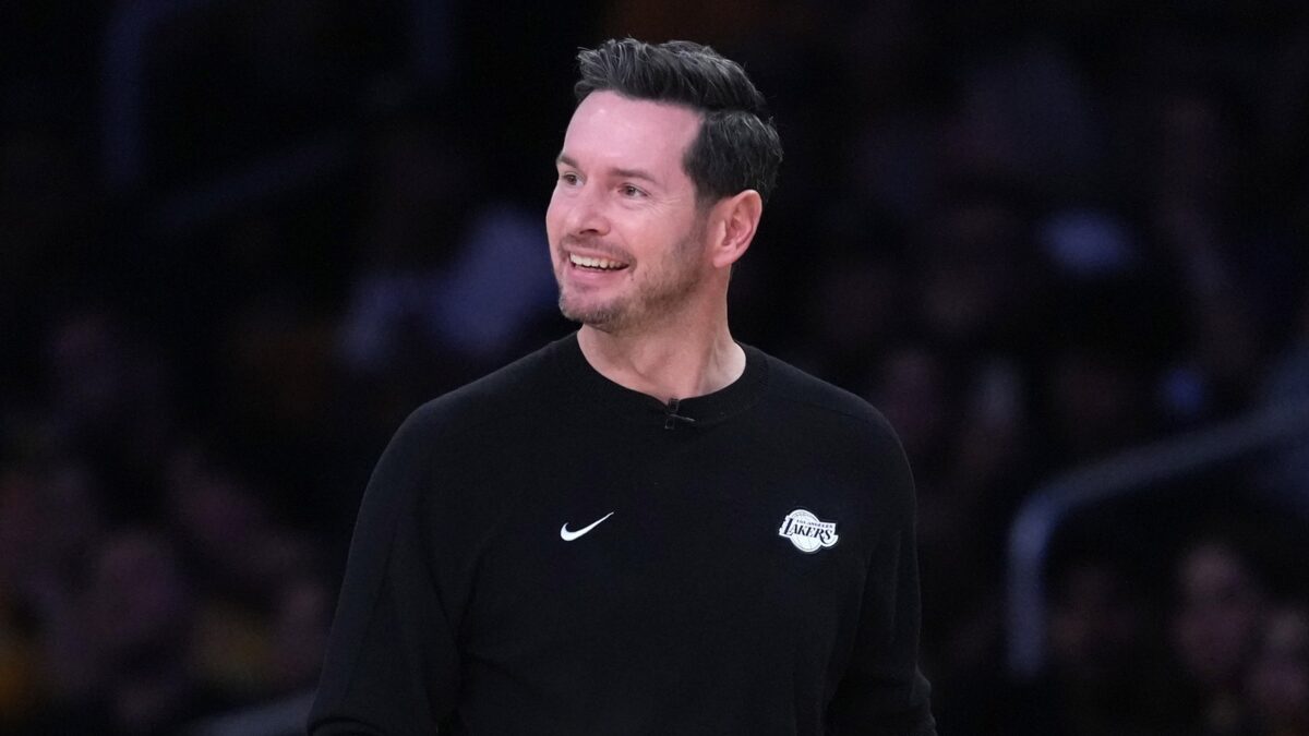 Zach Guthrie se une al staff de J.J. Redick