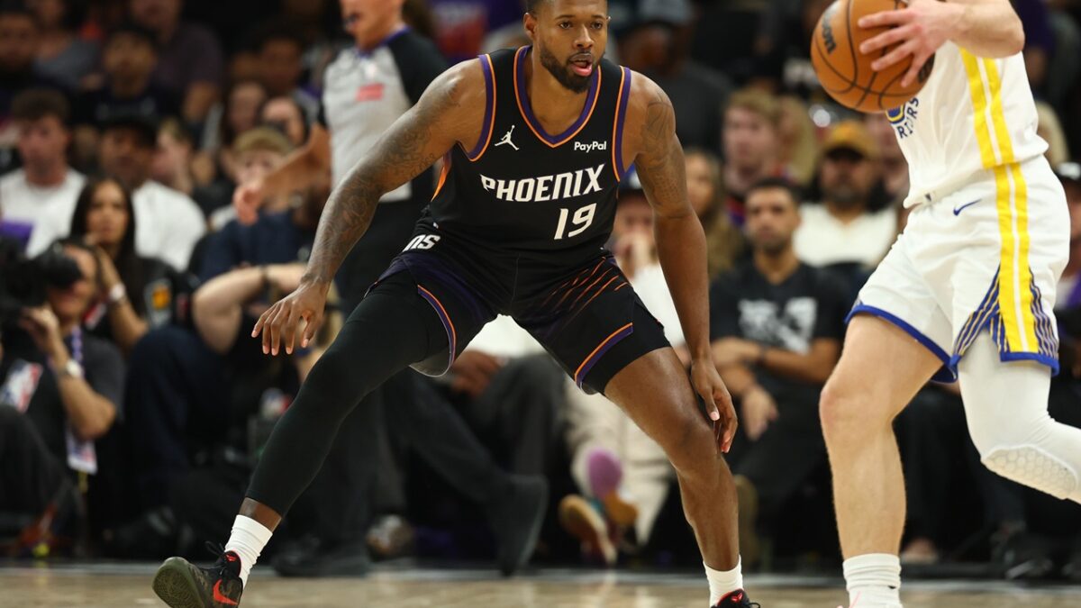 Los Suns despiden a Haywood Highsmith