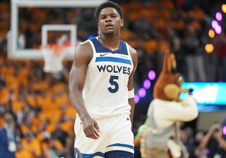 Edwards ve a los Timberwolves ganando a San Antonio y OKC