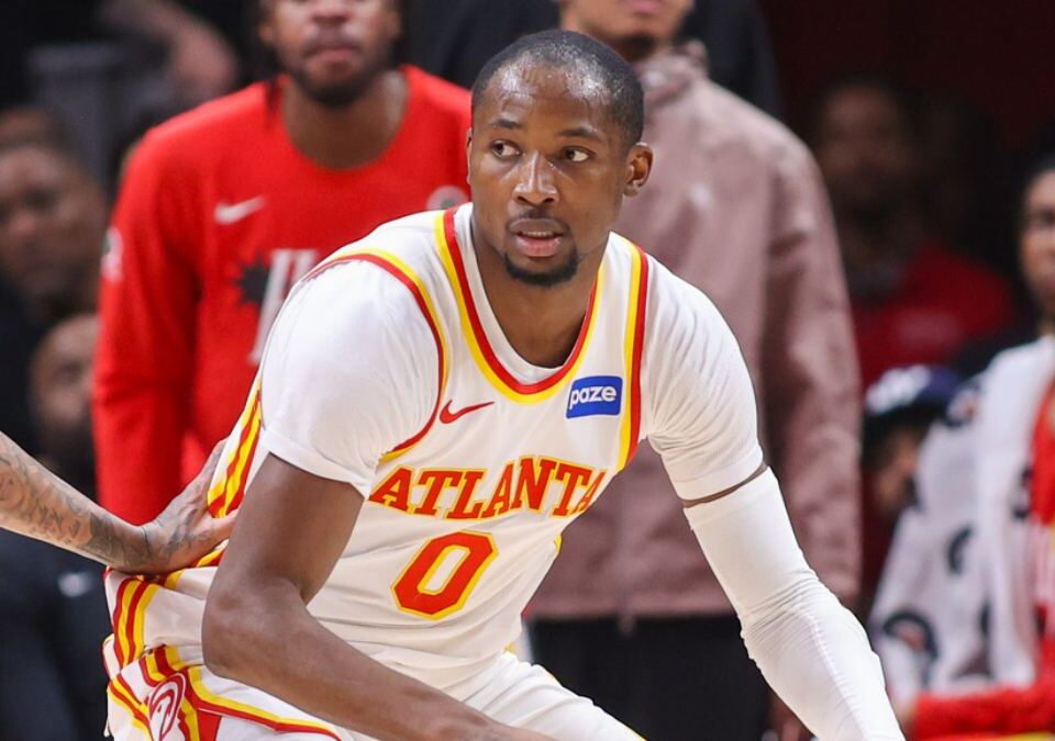 Jonathan Kuminga, disputando un partido con los Atlanta Hawks.