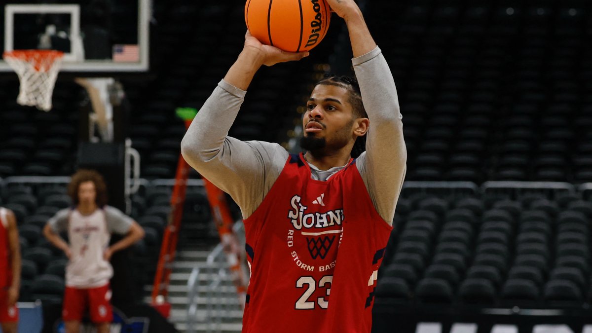 Denver da una oportunidad a Bryce Hopkins