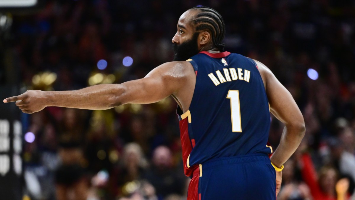 James Harden, celebrando una acci&oacute;n durante el Game 2 contra Toronto Raptors.