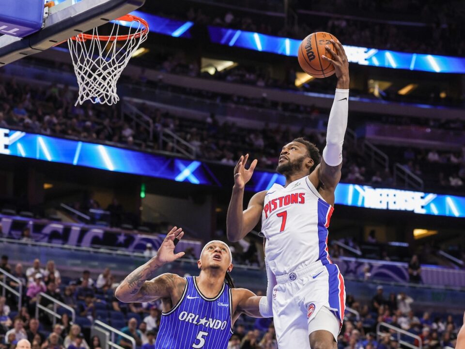 Los Pistons garantizan el contrato de Paul Reed