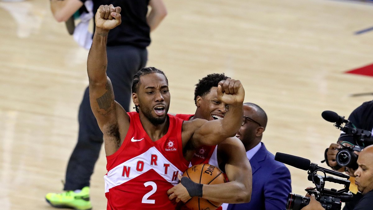 Kawhi Leonard perdona 11 millones en su renovación con Toronto