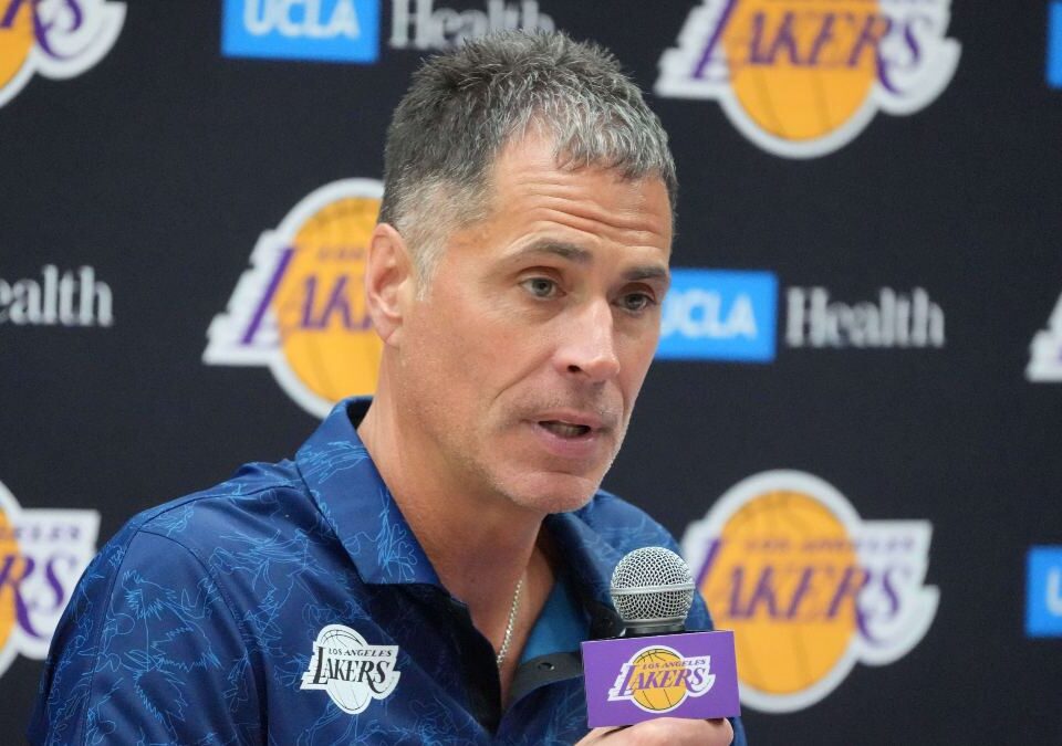 Pelinka, agradecido con LeBron por su etapa en los Lakers