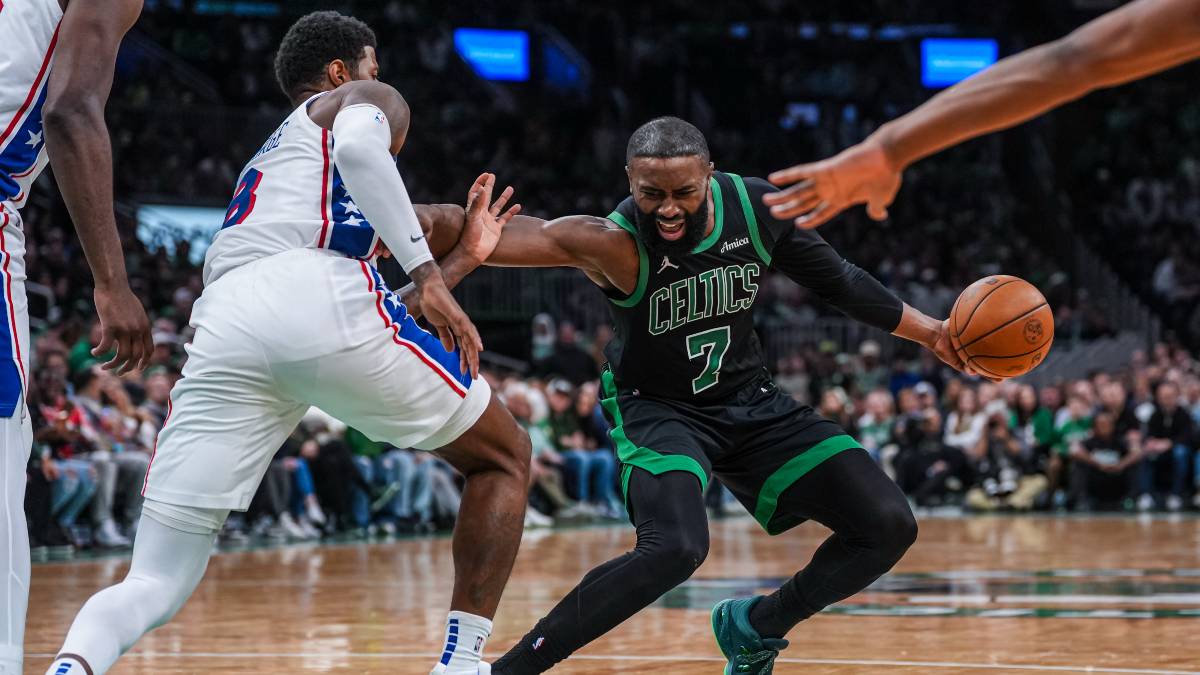 La NBA limitará los empujones de los atacantes a sus defensores