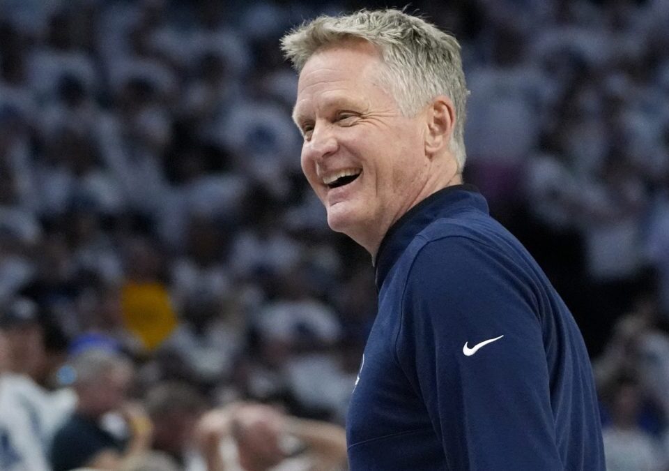 Steve Kerr, durante un partido de playoffs con los Golden State Warriors.